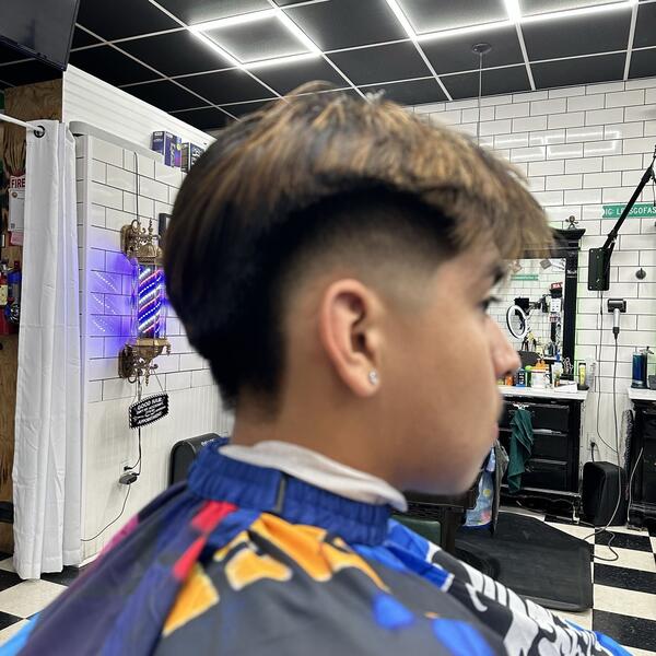 Textured fringe with low fade