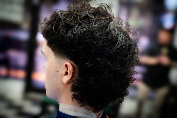 Curly texture, back view